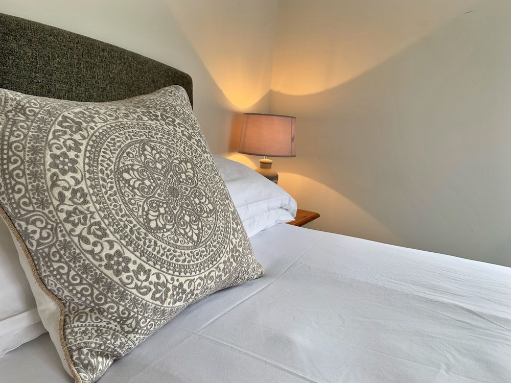 Classic Double Room, Ensuite photo 2