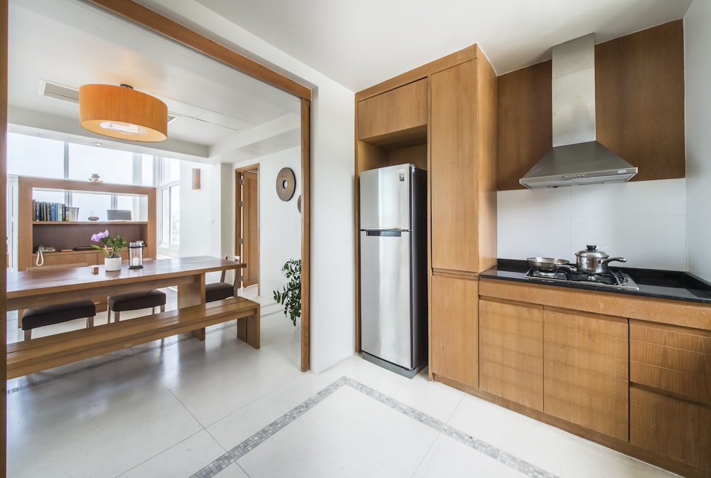 1 BR Pool Residence - Photo 5