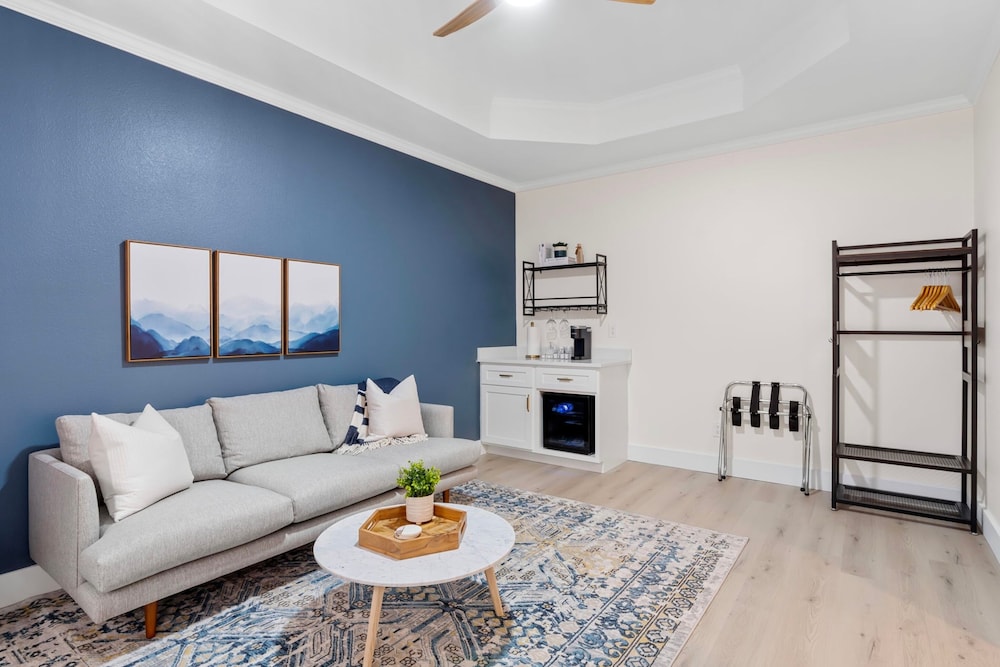 Premier Studio Suite photo 3