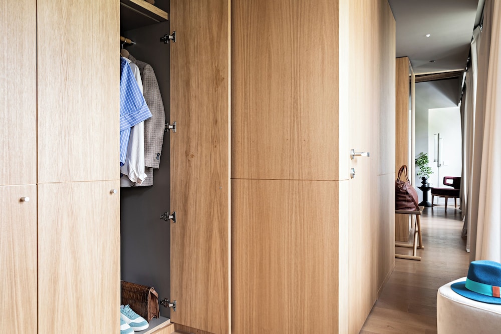Suite, 1 King Bed (Margot) - Photo 3