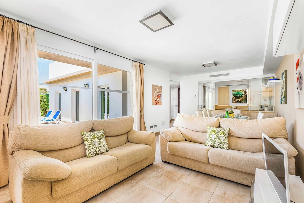 Villa (4 Bedrooms) photo 3