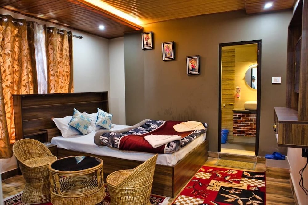 Deluxe Double Room, Balcony, Mountain View