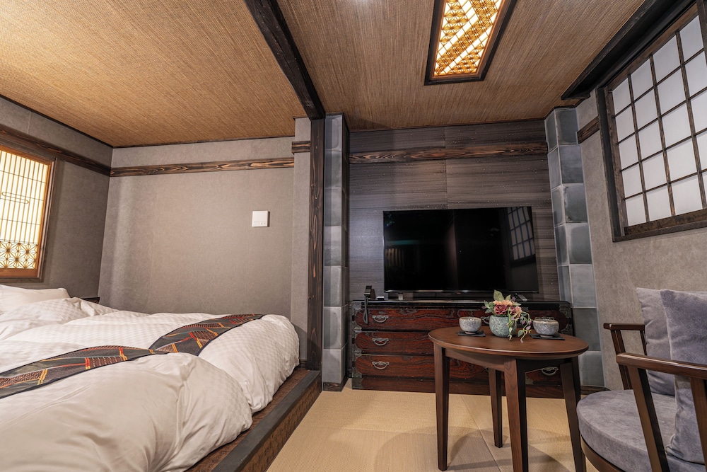 DAIKOUTEN(2 beds, with bath, non-smoking)
