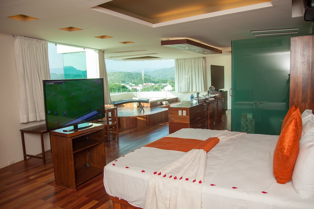 Room, Bathtub, Mountain View (Suite Mayev) photo 2