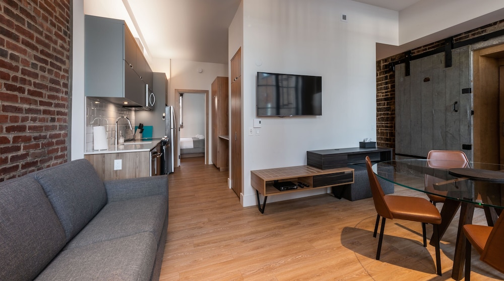 Family Apartment thumbnail 5
