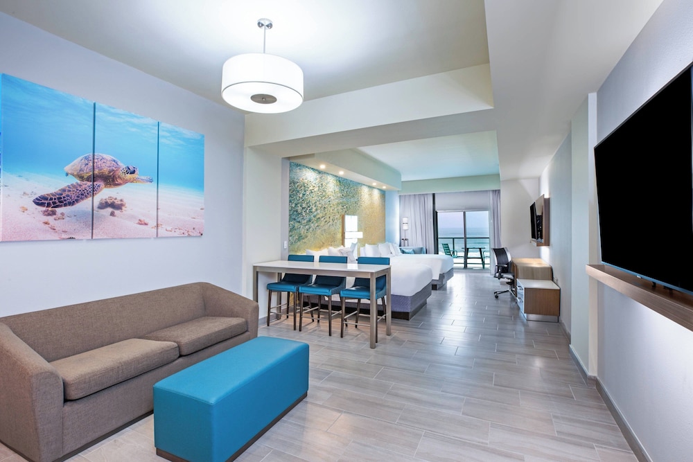 Suite, Multiple Beds, Ocean View (Balcony)