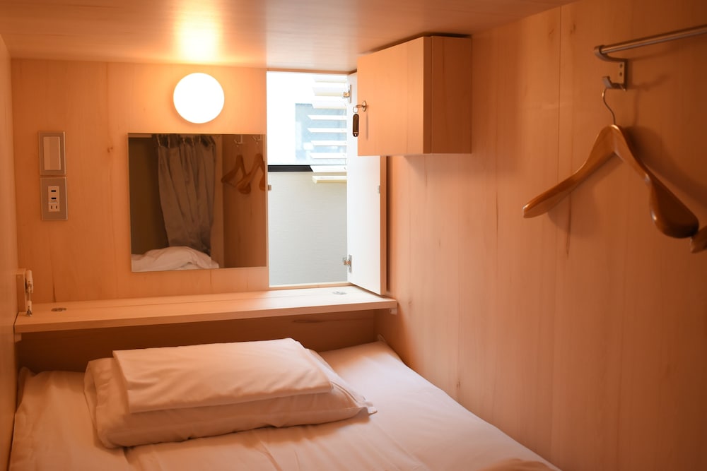 Bunk Bed in 16-Bed Female Dormitory Room photo 2