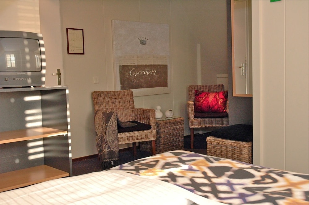 Family Room, 2 Bedrooms photo 3