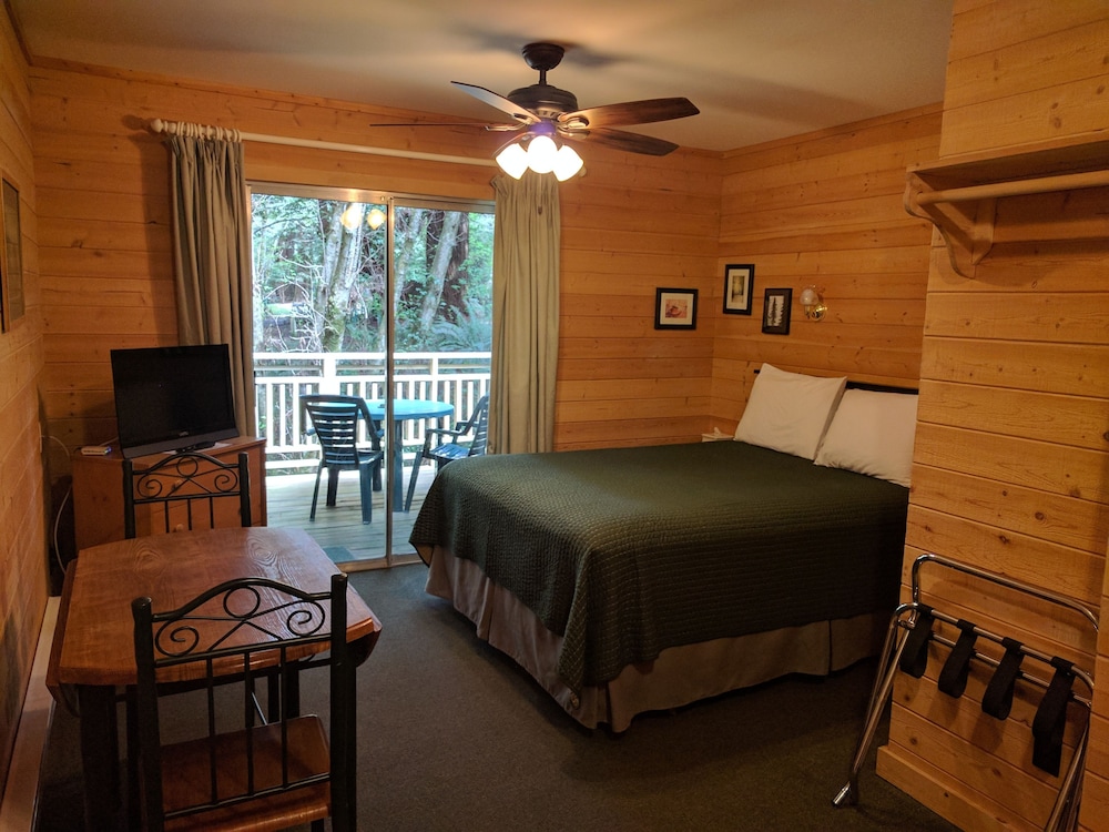 Classic Cabin, 1 Queen Bed ( pets not-allowed )