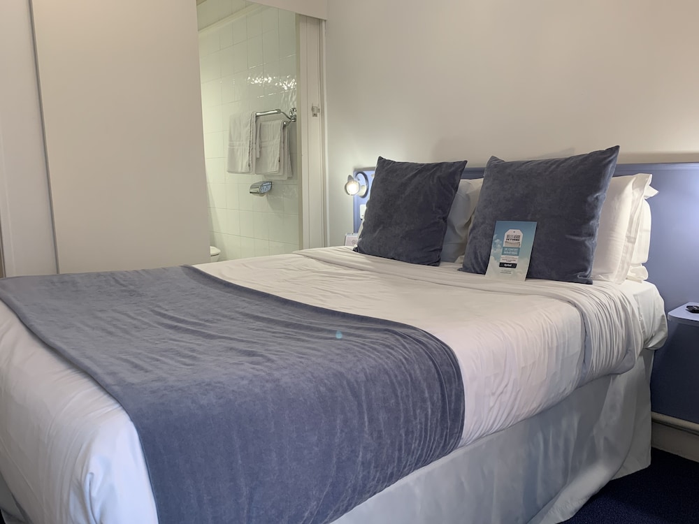Classic Double Room - Photo 9