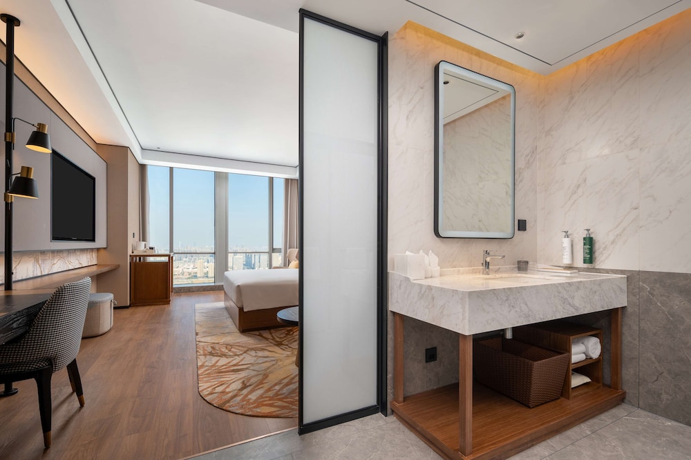 Deluxe Room, 1 King Bed