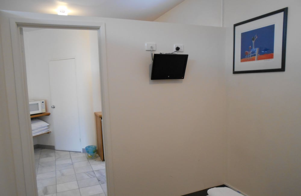 Standard Room, Non Smoking (Harrington Suite) photo 2
