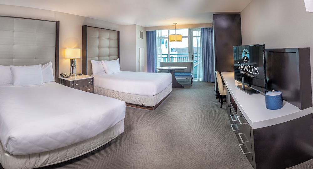 Deluxe Room, 2 Queen Beds photo 1