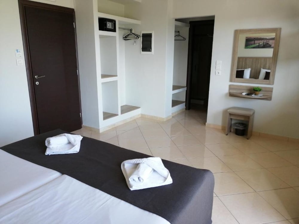 Comfort Apartment, 3 Bedrooms, Sea View photo 1