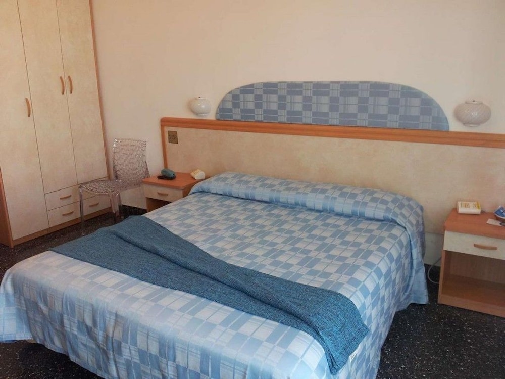 Standard Double Room photo 3