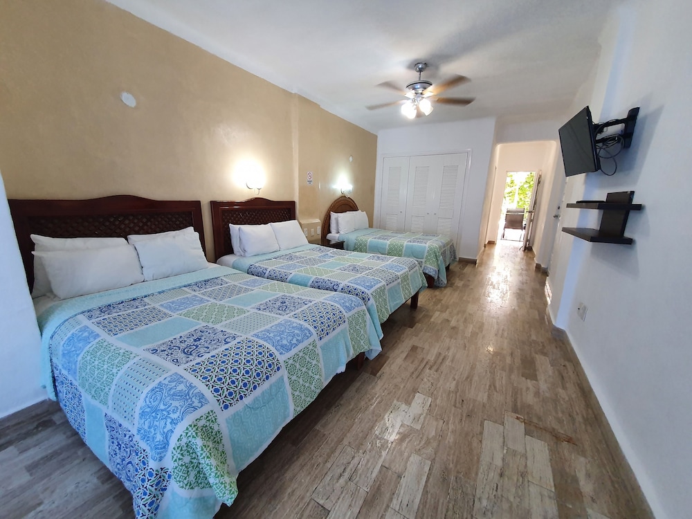 Family Studio Suite, Multiple Beds, Non Smoking, Sea View