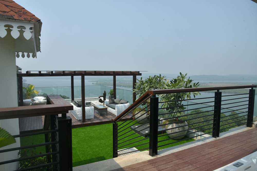 Presidential Suite, River View