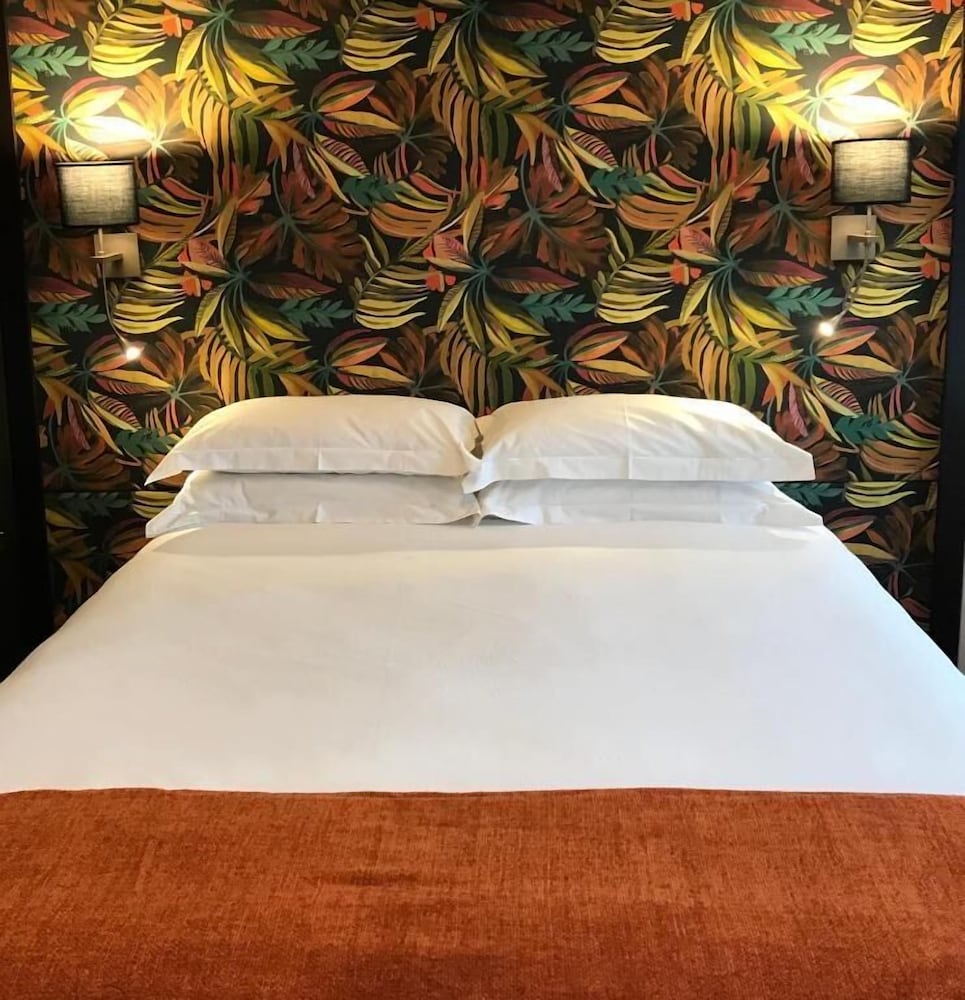 Standard Room (Queen) - Photo 2
