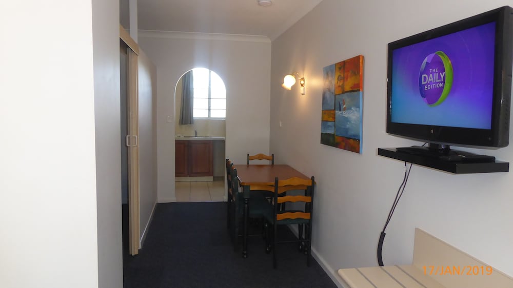 Economy Suite photo 2