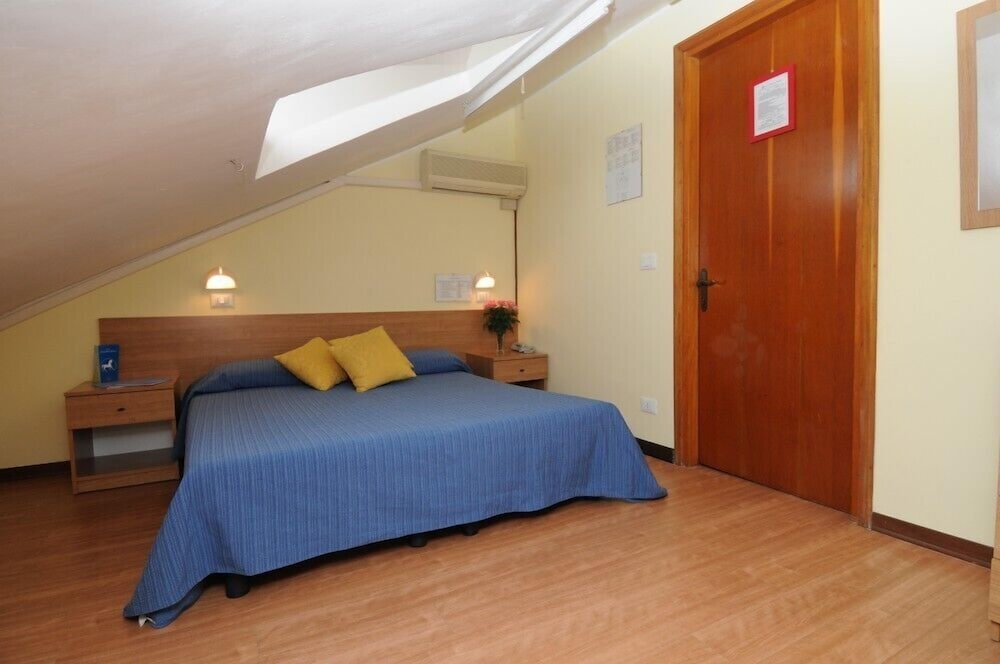 Economy Double Room, 1 Double Bed (mansarda) photo 1