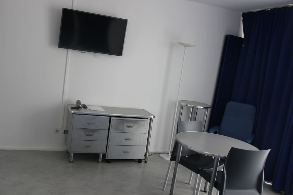Standard Studio - Photo 1