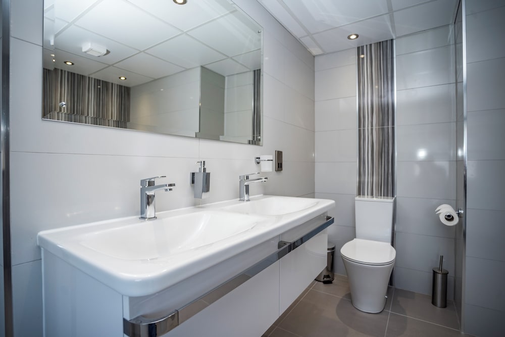 Deluxe Suite - Photo 2