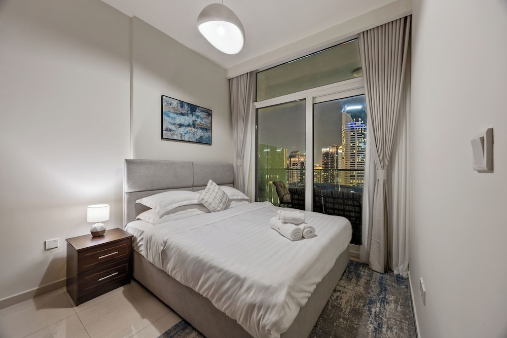 2 Bedroom Apartment - High Floor & Full Burj Khalifa view photo 3