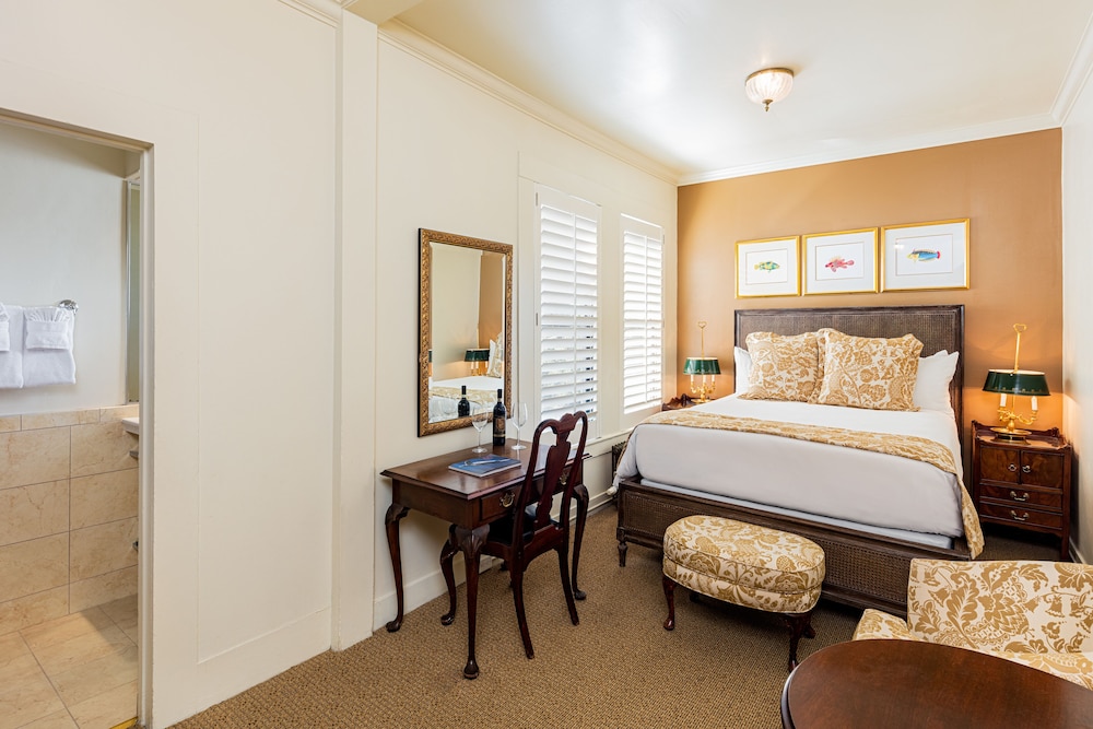 Standard Room, 1 Queen Bed photo 1