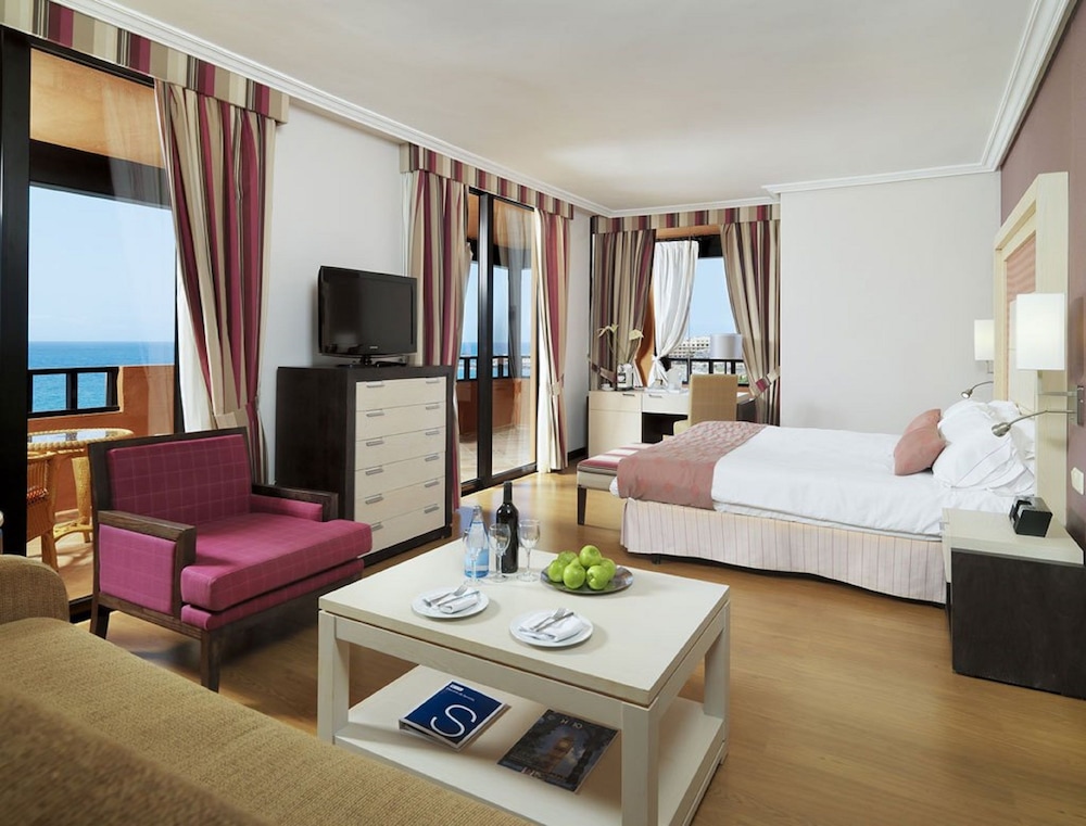 Junior Suite (2 Adults and 1 Child)