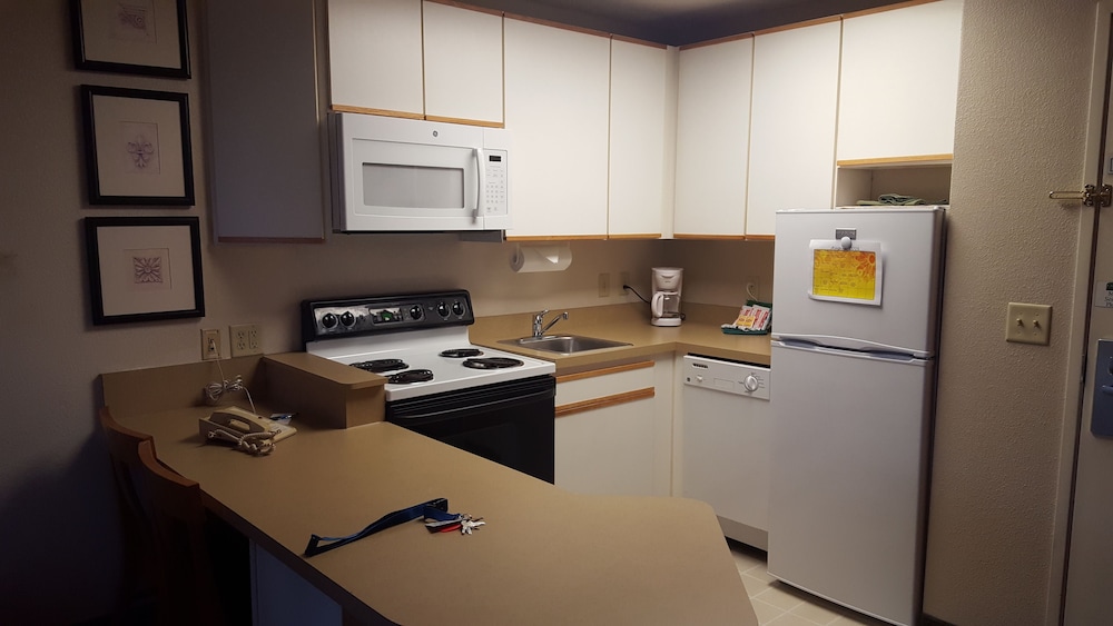 Suite, 1 Twin Bed, Accessible, Non Smoking (1 King & 2 Queen Beds) - Photo 5