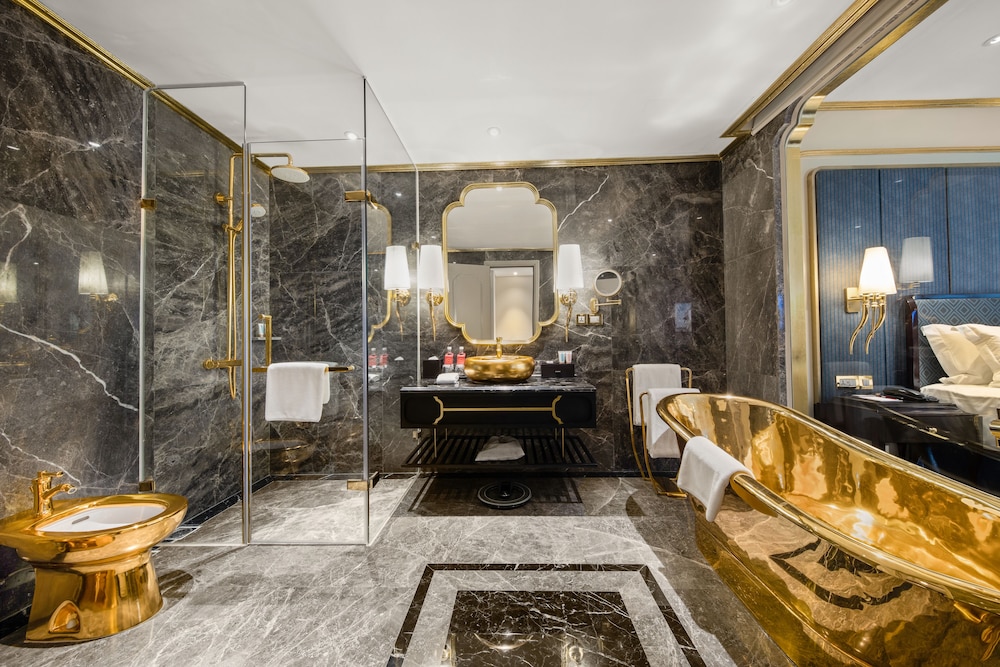 Executive Room (Golden)