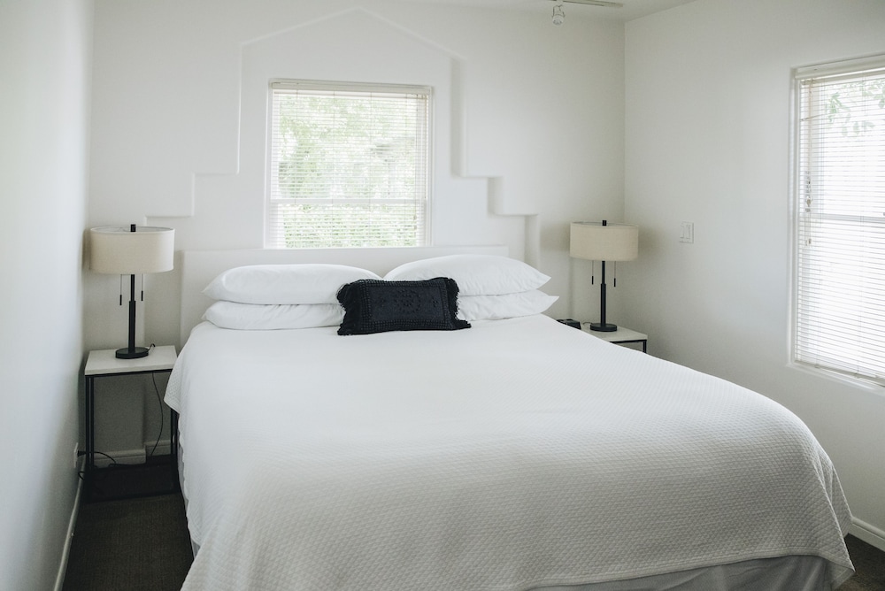 North Suite photo 2