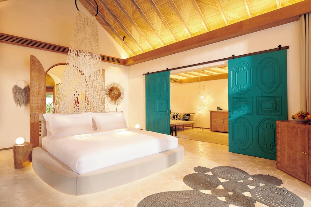 Sunset Deluxe Beach Villa with Private Pool