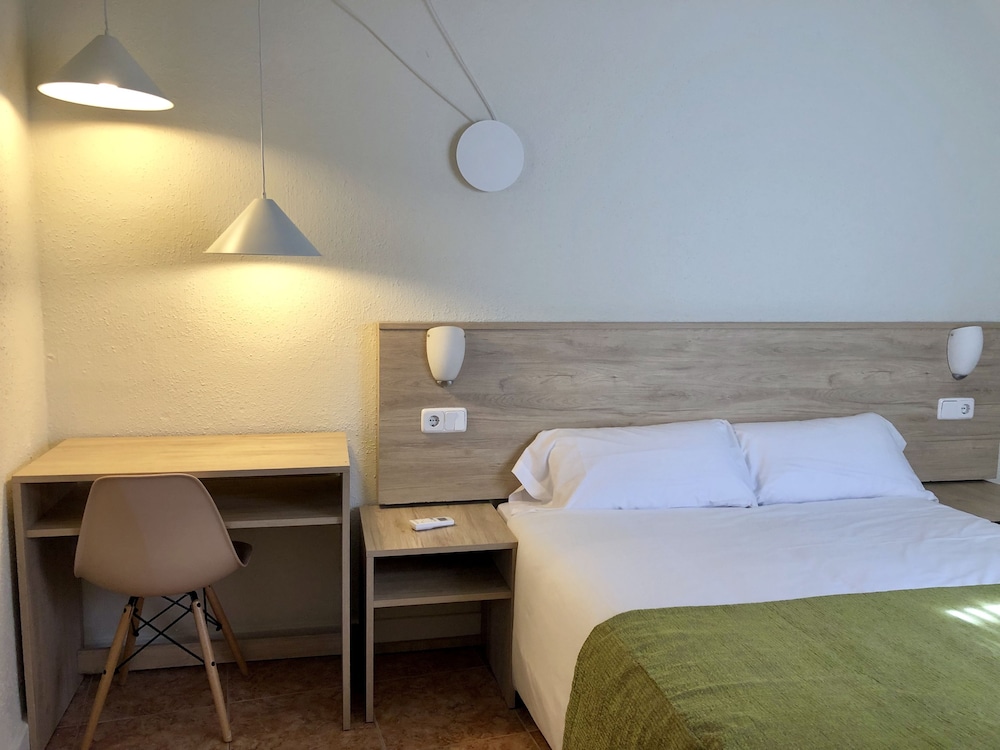 Single Room - Photo 1