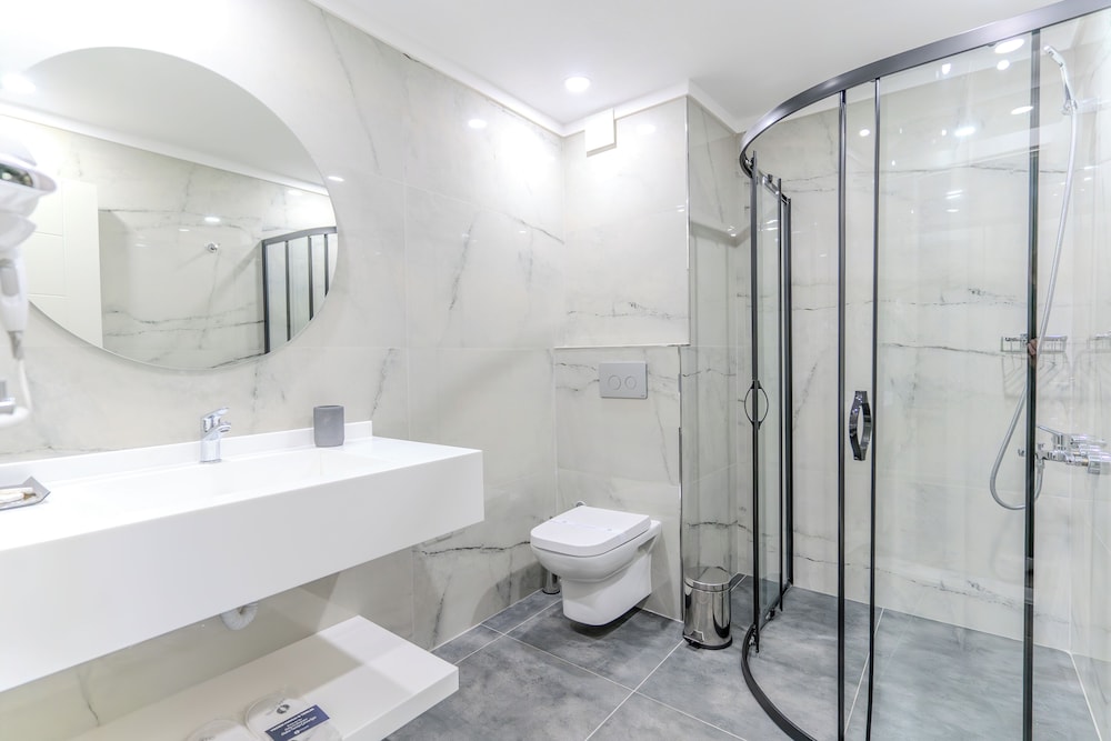 Basic Suite - Photo 3