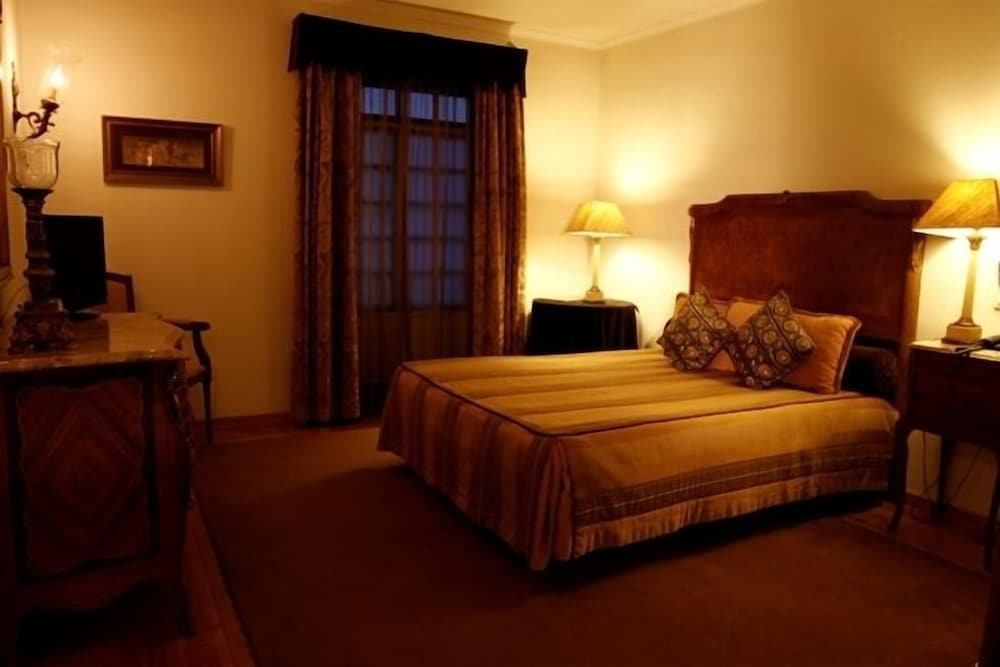 Basic Double or Twin Room, 1 Double or 2 Twin Beds photo 2