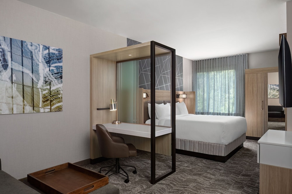 Suite, 1 King Bed (Mobility Accessible, Tub) - Photo 1