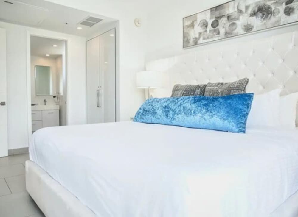 Basic Apartment photo 3