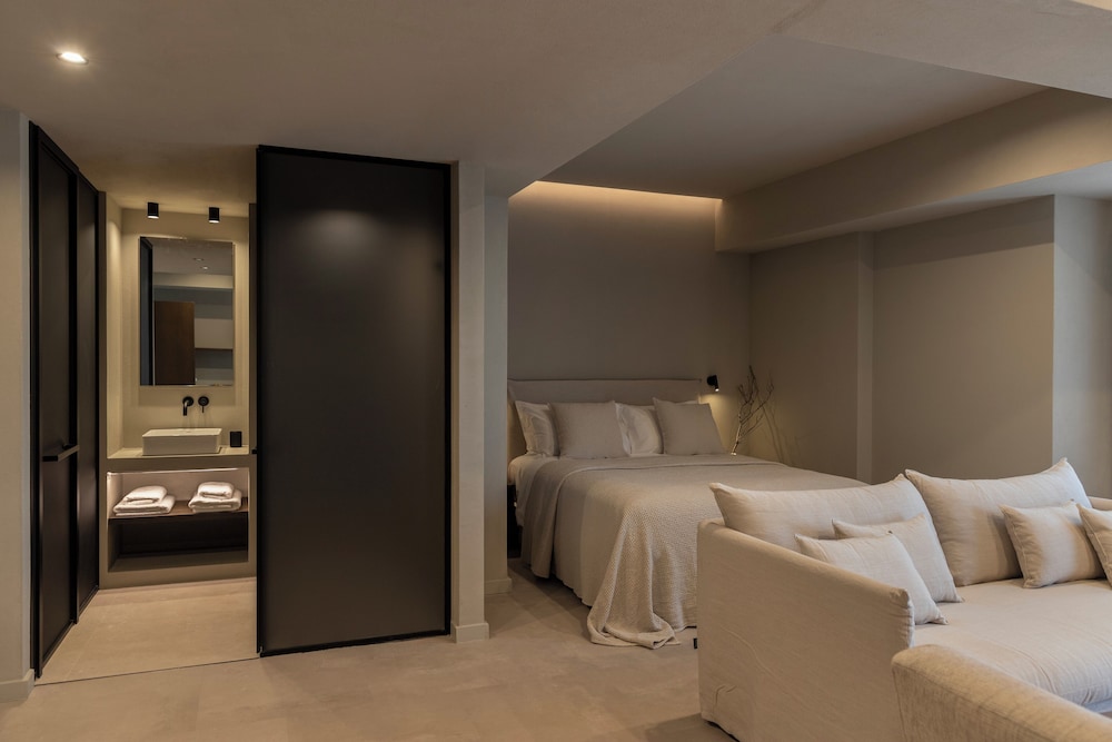 Junior Suite | Side Sea View photo 2