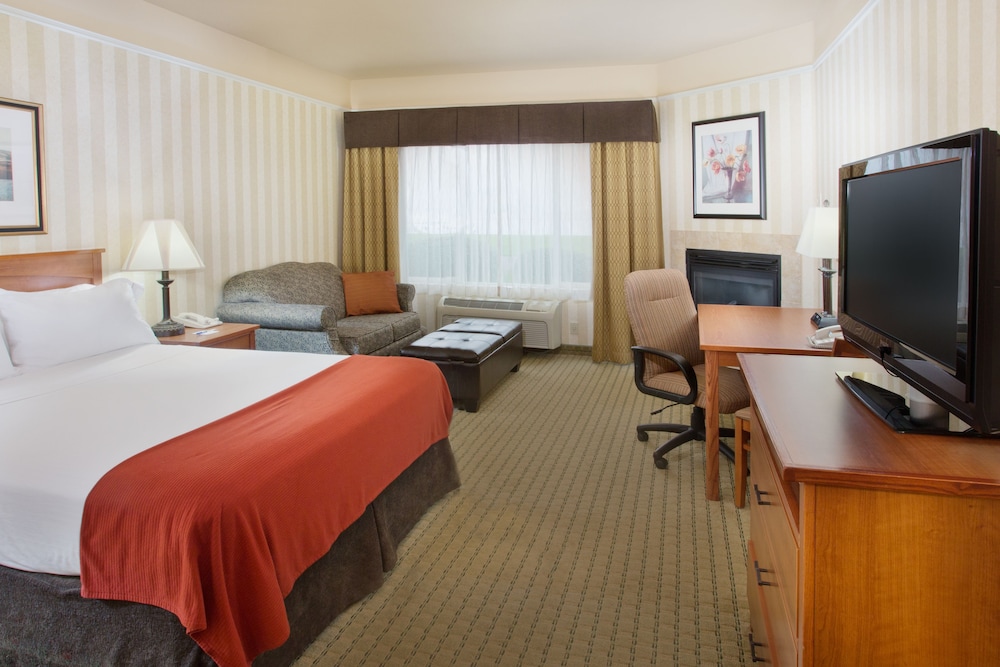 Standard Room, 1 King Bed, Fireplace - Photo 5