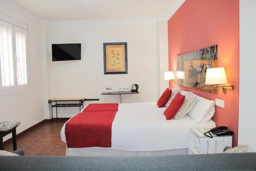 Family Quadruple Room (2 Adults + 2 Children) photo 3