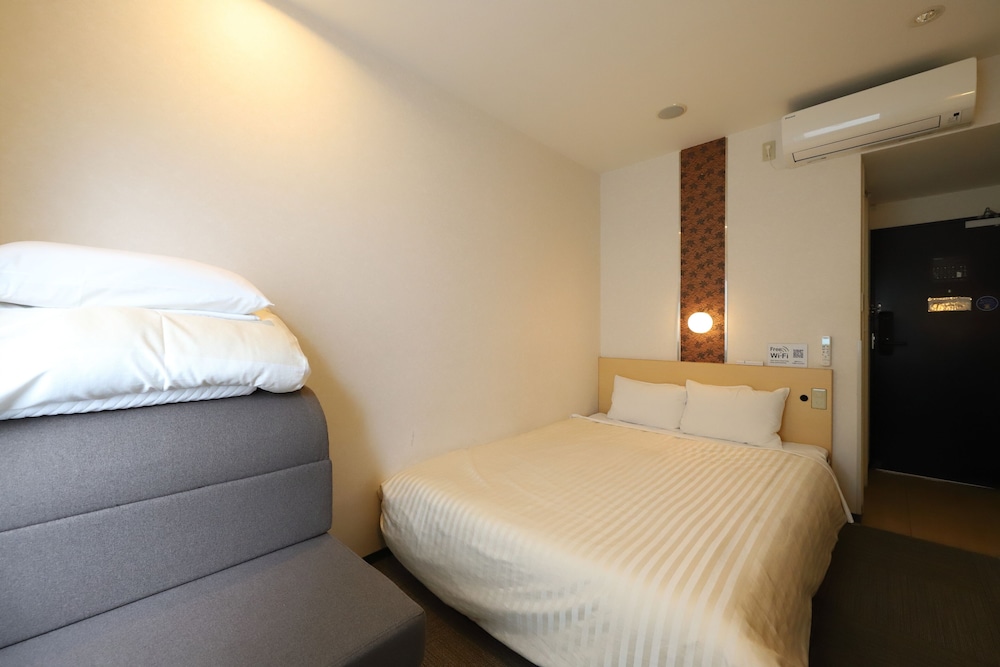 Double Room, Non Smoking (with sofa) photo 2
