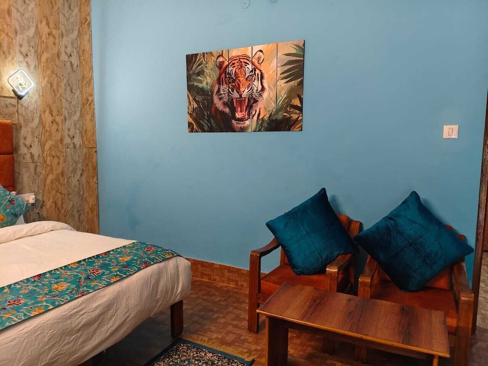 Premium Cottage, 1 King Bed, Garden View, Corner photo 2