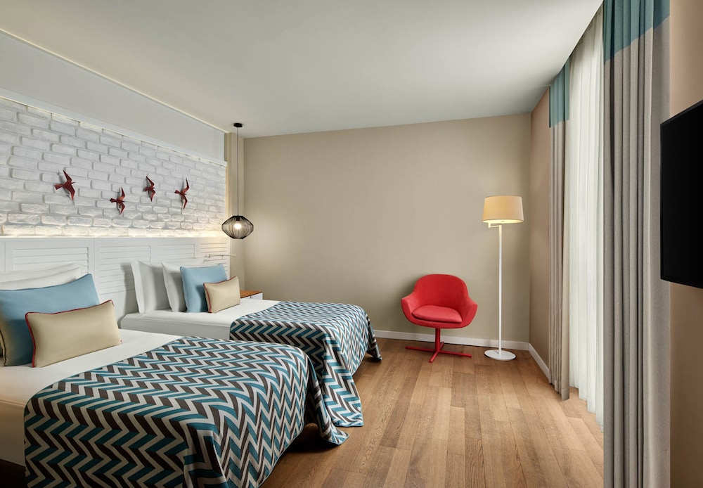 Family Room, 2 Bedrooms