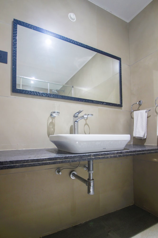 Premium Room - Photo 9