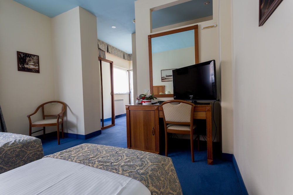 Standard Twin Room photo 3