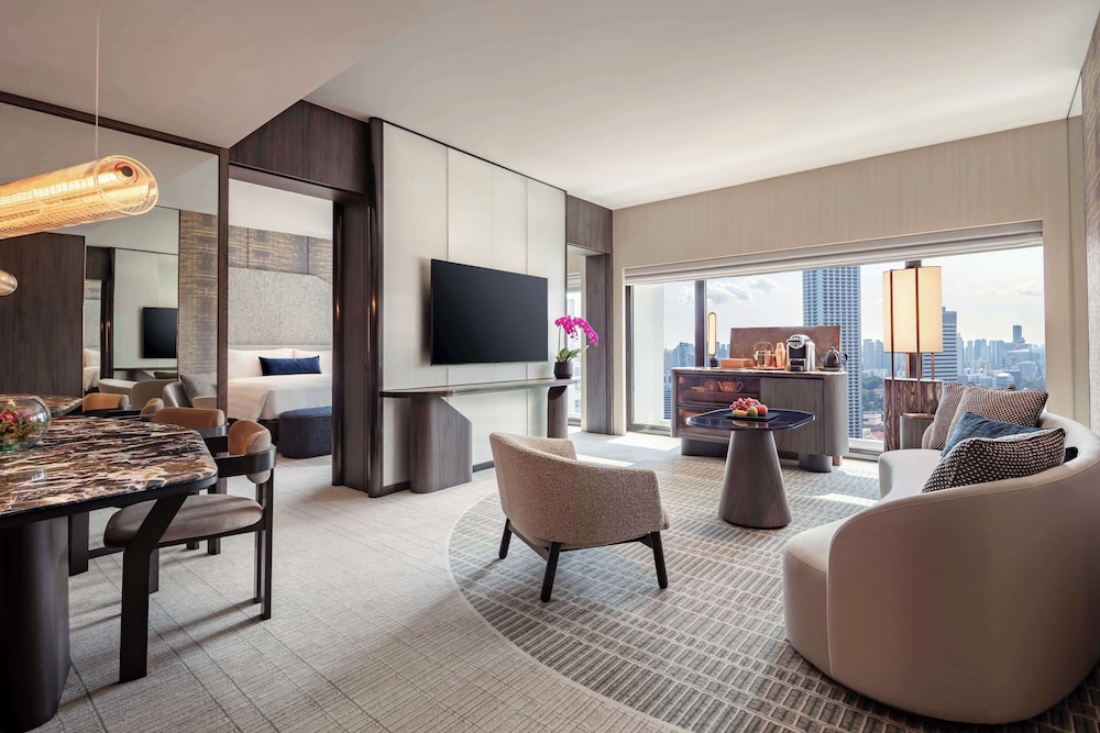 Skyline Suite