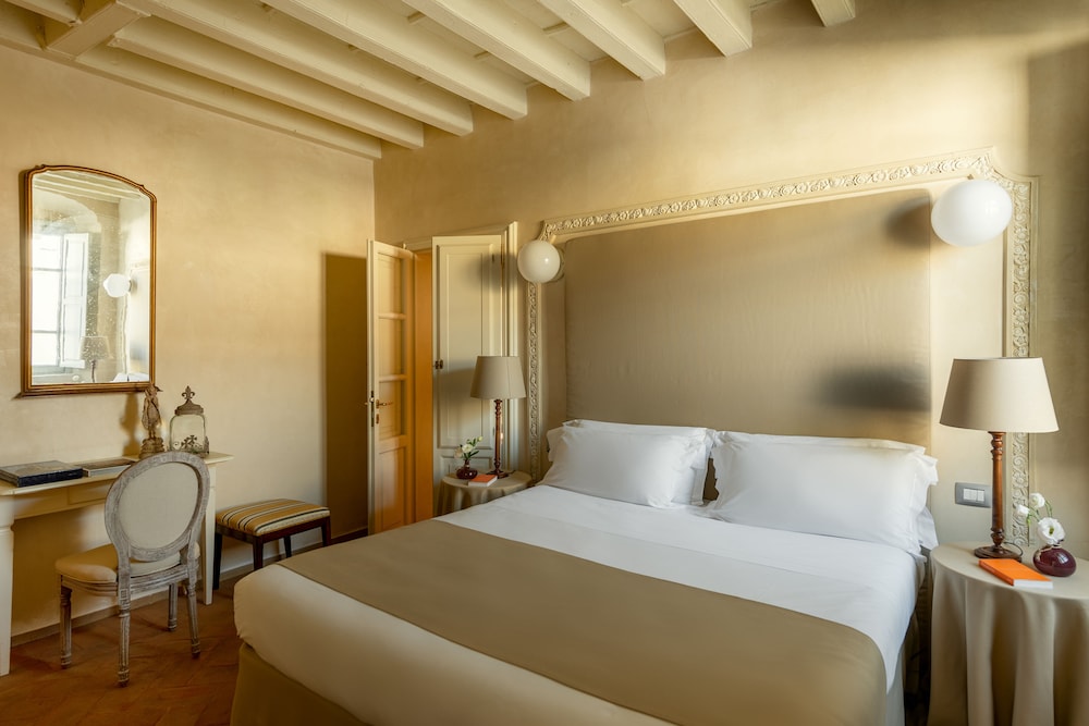 Classic Double Room - Photo 13