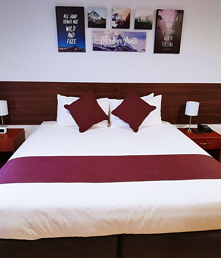 Deluxe King Room With Free Round-Trip Airport Transfer