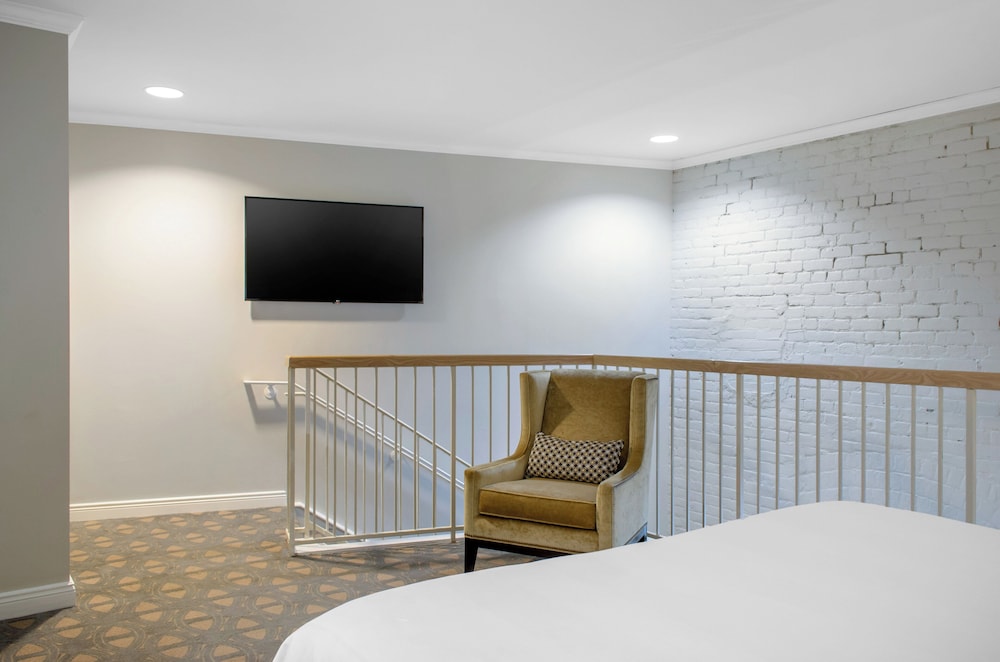 Suite (Hospitality Loft) - Photo 3